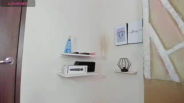 Snapshot of Chhloe69 chatting on February 27, 12:38 pm Chhloe69 online show from February 27, 12:38 pm