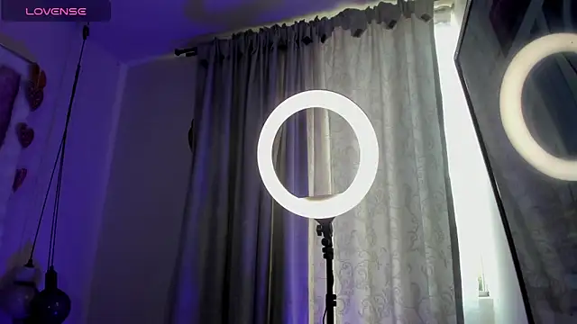 Snapshot of Chhloe69 chatting on February 11, 2:50 pm Chhloe69 online show from February 11, 2:50 pm