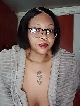 Snapshot of ShantelBootyBoobs chatting on July 19, 6:22 am ShantelBootyBoobs online show from July 19, 6:22 am
