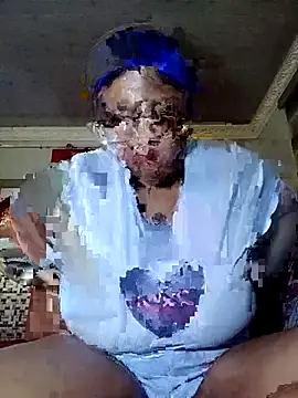 ShantelBootyBoobs online show from April 14, 7:13 am