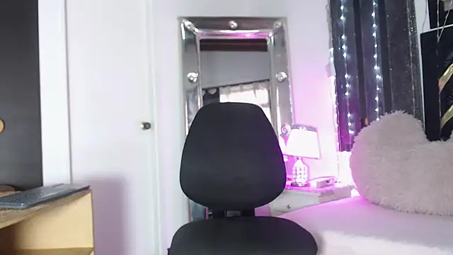 mailyn gold online show from March 31, 11:56 am