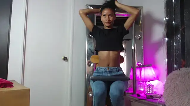 Snapshot of mailyn_gold chatting on April 18, 12:07 pm mailyn gold online show from April 18, 12:07 pm
