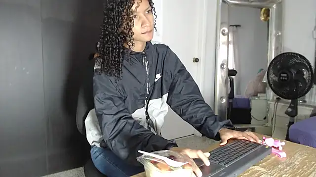 mailyn gold online show from March 12, 11:47 am