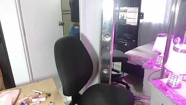 mailyn gold online show from April 9, 12:11 pm