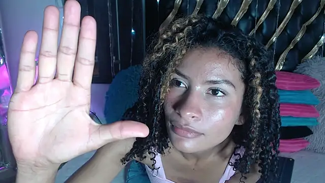 Snapshot of mailyn_gold chatting on April 29, 5:30 pm mailyn gold online show from April 29, 5:30 pm