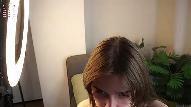 ClarineCasebolt online show from April 28, 2:32 pm
