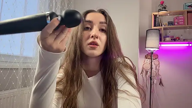 Snapshot of _JaneMoon_ chatting on February 24, 2:29 pm JaneMoon online show from February 24, 2:29 pm