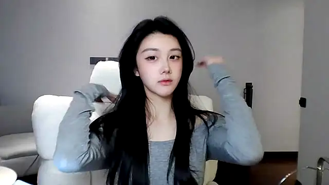 MedeLineayr online show from April 2, 5:19 pm