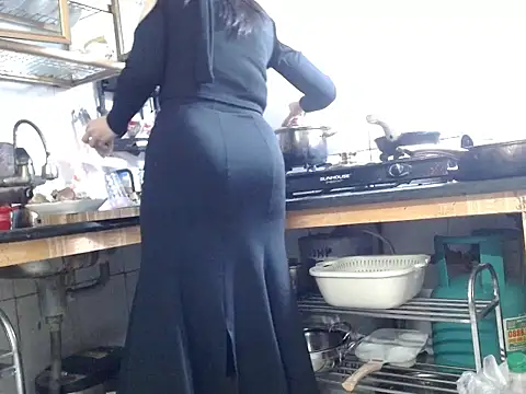 Snapshot of Mira-23 chatting on February 15, 11:09 am Mira-23 online show from February 15, 11:09 am