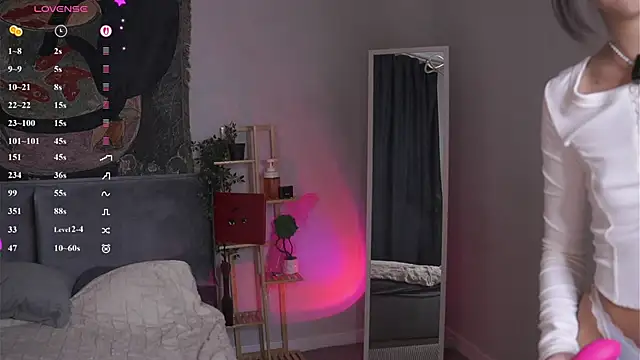 JanelBitther online show from May 28, 8:26 pm