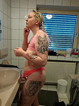 Milas Dreams Dauergeil online show from February 27, 10:48 am