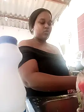 PerlaCurvasgrandes online show from February 19, 6:05 pm