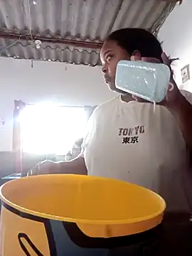 PerlaCurvasgrandes online show from February 17, 2:36 pm