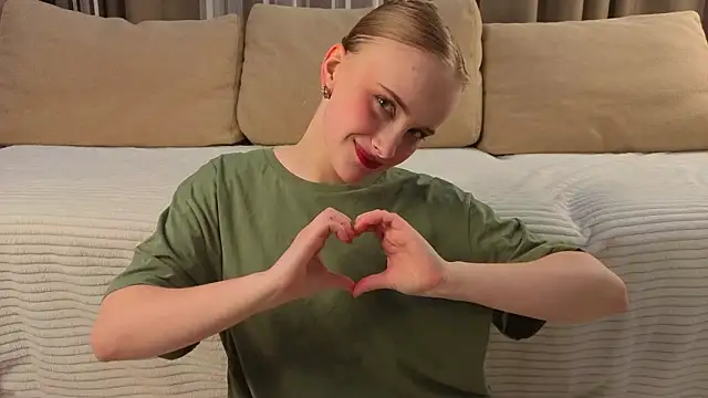 Snapshot of KirstinMcgeady chatting on March 1, 11:21 am KirstinMcgeady online show from March 1, 11:21 am