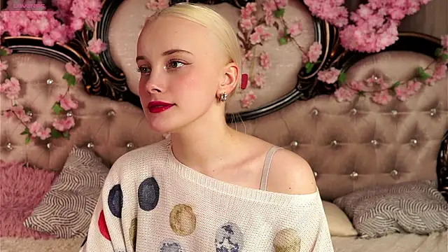 KirstinMcgeady online show from March 22, 11:34 am