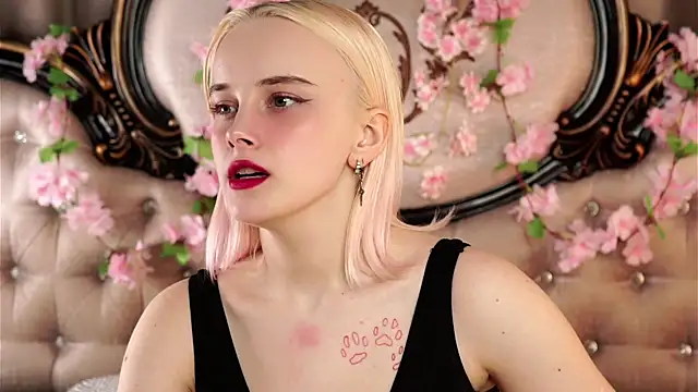 KirstinMcgeady online show from April 10, 11:06 am