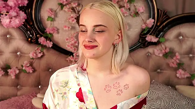 KirstinMcgeady online show from March 25, 11:42 am