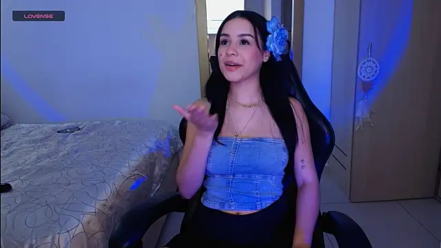 Snapshot of tana_luux chatting on May 6, 8:24 pm tana luux online show from May 6, 8:24 pm