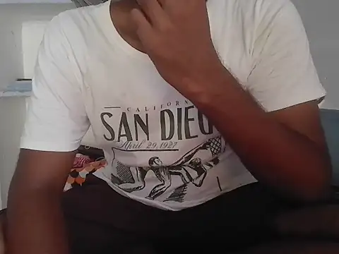 Snapshot of Tinku_1324 chatting on June 27, 7:14 am Tinku 1324 online show from June 27, 7:14 am