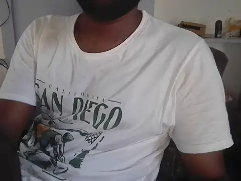 Snapshot of Tinku_1324 chatting on June 27, 12:22 pm Tinku 1324 online show from June 27, 12:22 pm