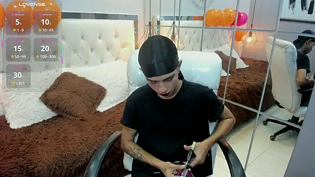 Snapshot of alexking_2 chatting on February 15, 5:23 pm alexking 2 online show from February 15, 5:23 pm