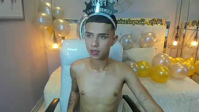 Snapshot of alexking_2 chatting on March 3, 6:26 pm alexking 2 online show from March 3, 6:26 pm