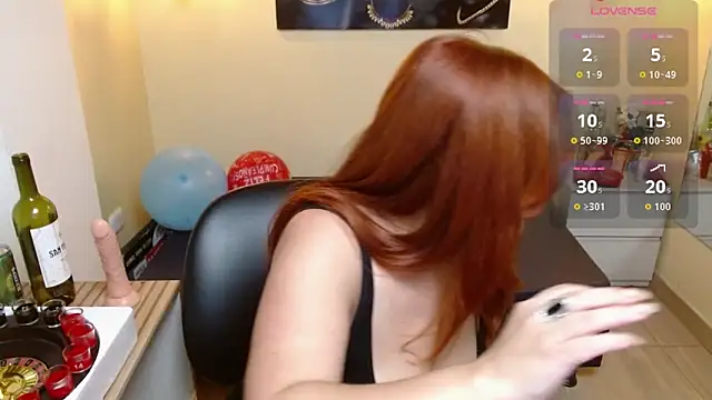 Snapshot of Eve_Bennett chatting on April 20, 6:31 pm Eve Bennett online show from April 20, 6:31 pm