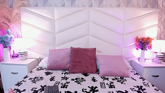 Snapshot of Ary_evans__ chatting on February 14, 11:54 am Ary evans online show from February 14, 11:54 am