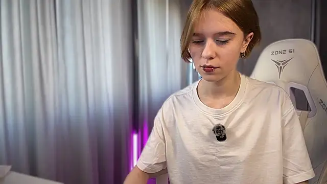 Snapshot of MyBabyLana chatting on March 2, 8:32 am MyBabyLana online show from March 2, 8:32 am