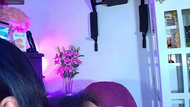 Yiyii online show from May 14, 8:39 pm