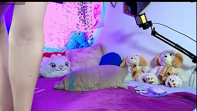 Yiyii online show from June 6, 9:53 pm