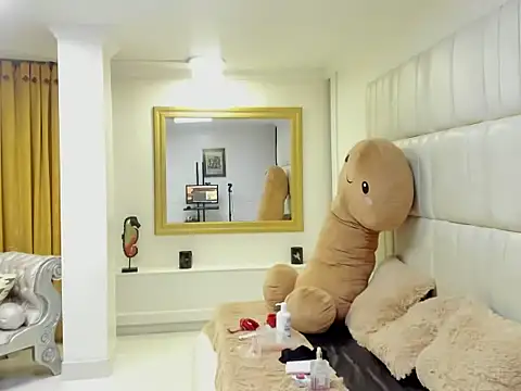 Snapshot of Lexy__grey_ chatting on February 19, 12:18 am Lexy grey online show from February 19, 12:18 am