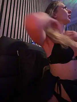 Snapshot of Lexi_Vee chatting on June 13, 2:31 am Lexi Vee online show from June 13, 2:31 am