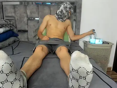 Master Ruthless77 online show from February 12, 12:27 pm