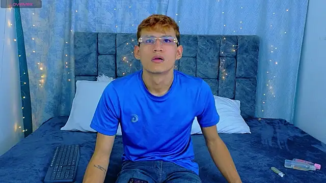 NicolasTorrez online show from April 26, 2:42 am