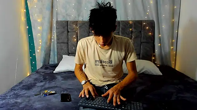 Snapshot of NicolasTorrez chatting on June 22, 6:10 am NicolasTorrez online show from June 22, 6:10 am