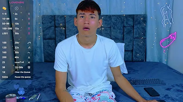 NicolasTorrez online show from April 9, 12:23 am