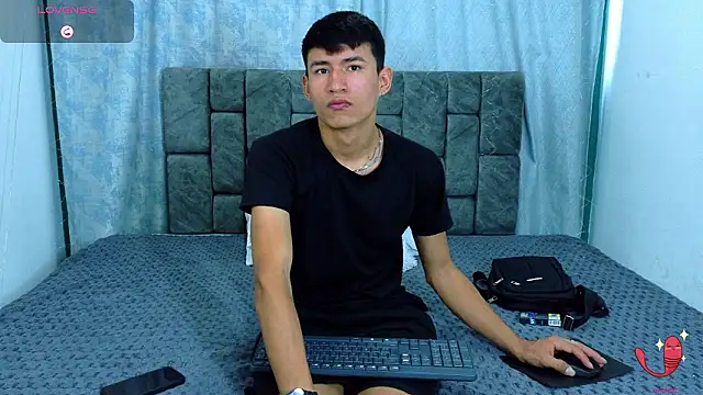 Snapshot of NicolasTorrez chatting on February 25, 8:08 pm NicolasTorrez online show from February 25, 8:08 pm