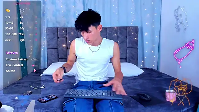 Snapshot of NicolasTorrez chatting on June 19, 2:50 am NicolasTorrez online show from June 19, 2:50 am