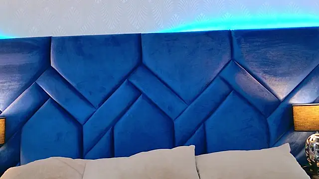 HollyOlson online show from March 26, 8:07 pm