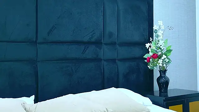 HollyOlson online show from March 16, 8:00 pm