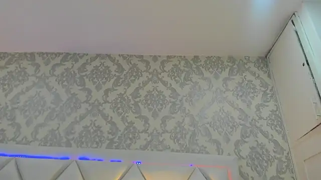 Snapshot of HollyOlson chatting on July 11, 12:05 pm HollyOlson online show from July 11, 12:05 pm