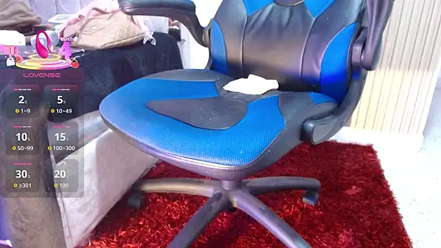 Snapshot of Hazumi_Tsu chatting on February 19, 10:40 pm Hazumi Tsu online show from February 19, 10:40 pm