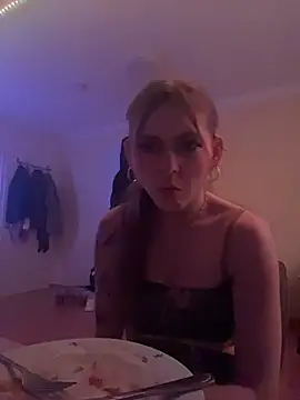 Snapshot of Milli-Kiss chatting on February 11, 9:25 pm Milli-Kiss online show from February 11, 9:25 pm