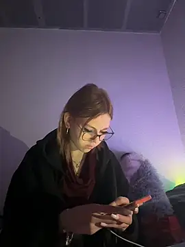 Milli-Kiss online show from April 5, 7:09 pm