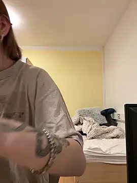 Snapshot of Milli-Kiss chatting on February 25, 6:30 pm Milli-Kiss online show from February 25, 6:30 pm