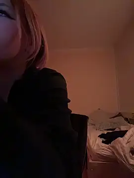 Snapshot of Milli-Kiss chatting on February 19, 9:34 pm Milli-Kiss online show from February 19, 9:34 pm