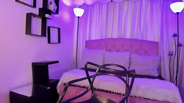 Aurora Ellis  online show from March 6, 12:44 pm