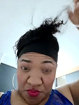 Snapshot of honey-suckle chatting on February 21, 6:15 am honey-suckle online show from February 21, 6:15 am