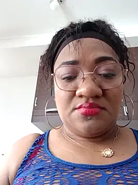 Snapshot of honey-suckle chatting on February 23, 2:39 pm honey-suckle online show from February 23, 2:39 pm